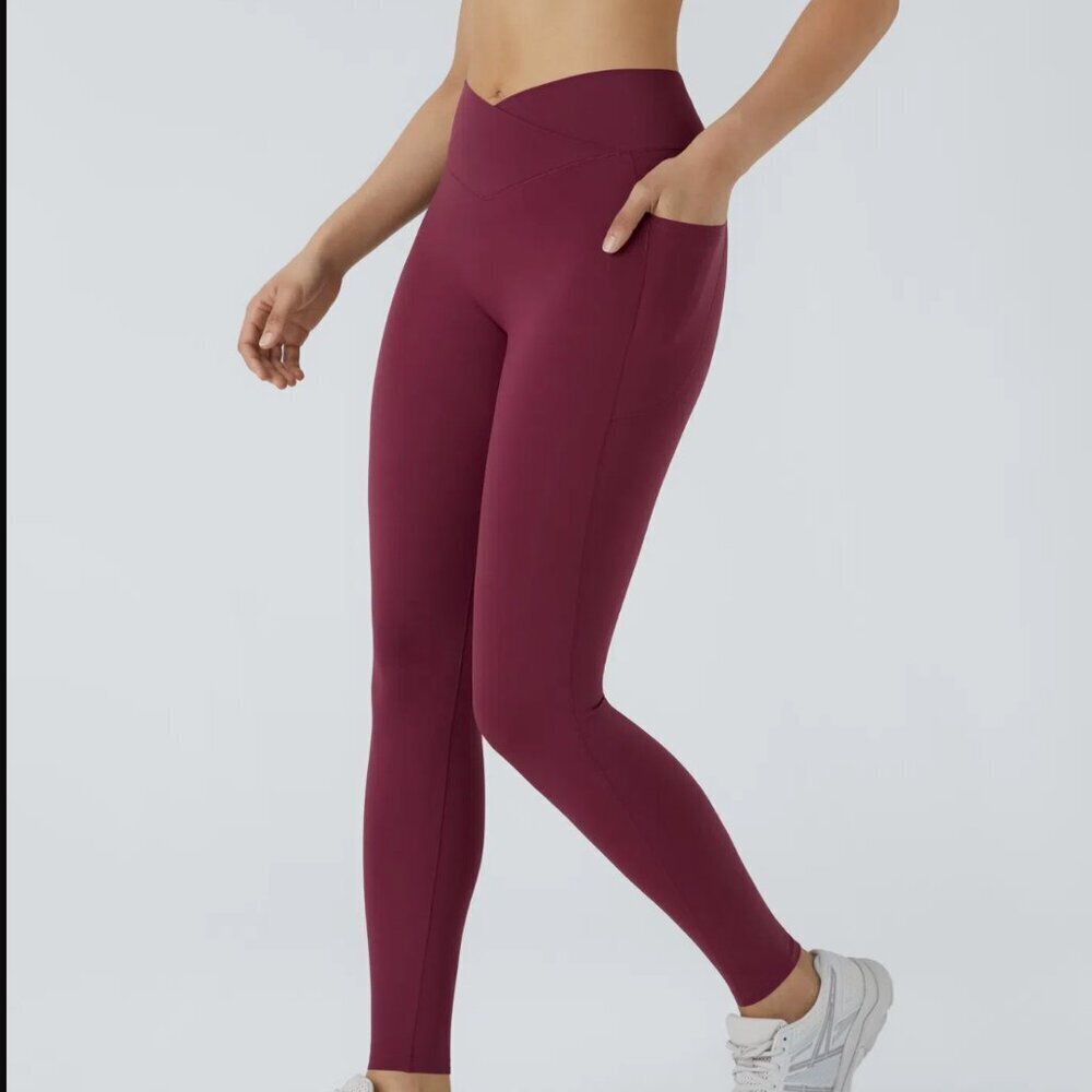 Halara Patitoff™ 2.0 Pet Hair Resistant High Waisted Crossover Side Pocket Yoga